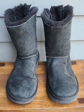 UGG Bailey Bow Black Suede Shearling Boots size 8